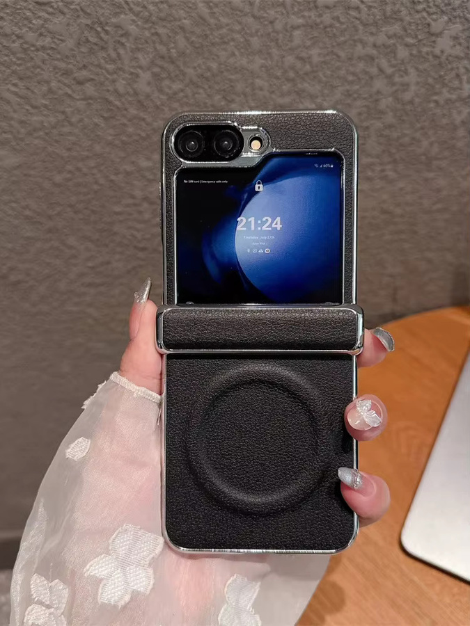 Magnetische Leder-Handyhülle für Samsung Galaxy Z Flip 7, FE 6, 5, 4, 3 in Weiß mit Beschichtungsscharnier und Unterstützung für kabelloses Laden - Bild 3