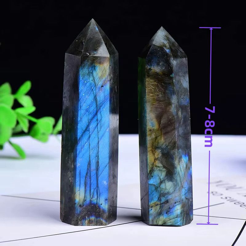 Natürlicher Labradorit-Punkt als Worry Stone in unregelmäßiger Form - Bild 1