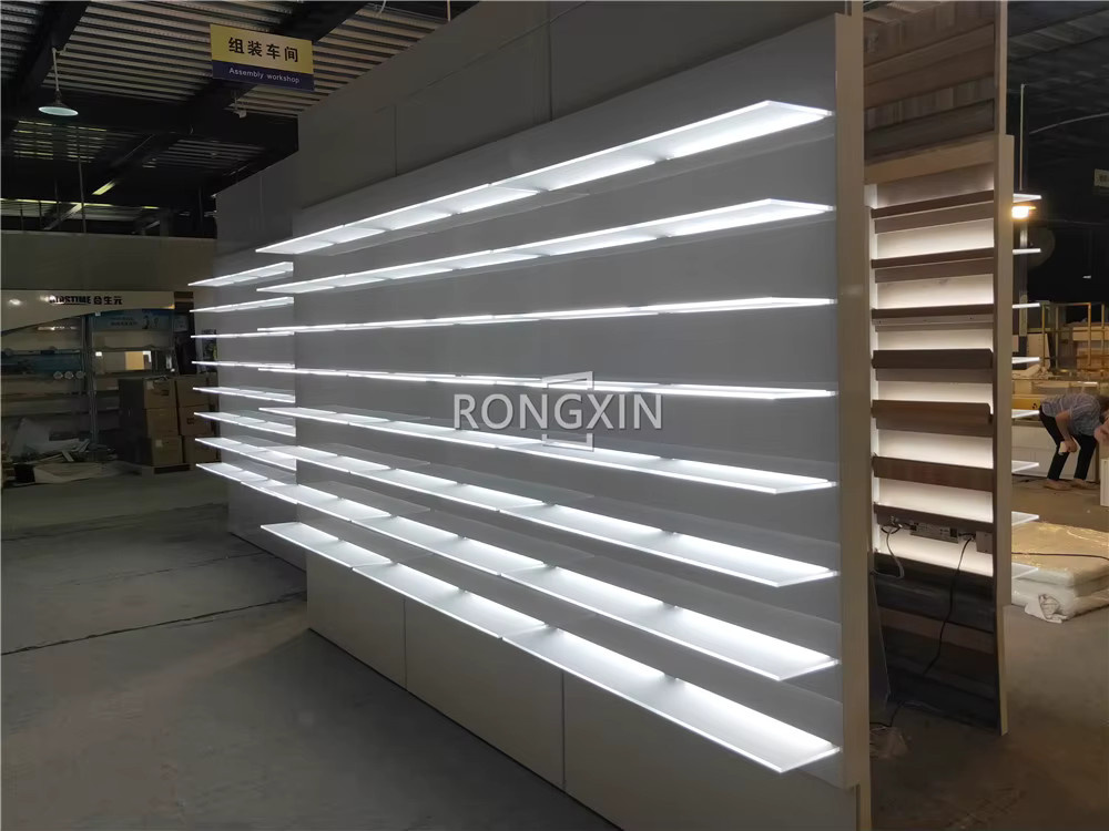 XMSJ Wandregal aus Holz und Kunststoff mit integrierter LED-Beleuchtung und Rückwand in Weiß, modern und glänzend für Modeboutiquen - Bild 2