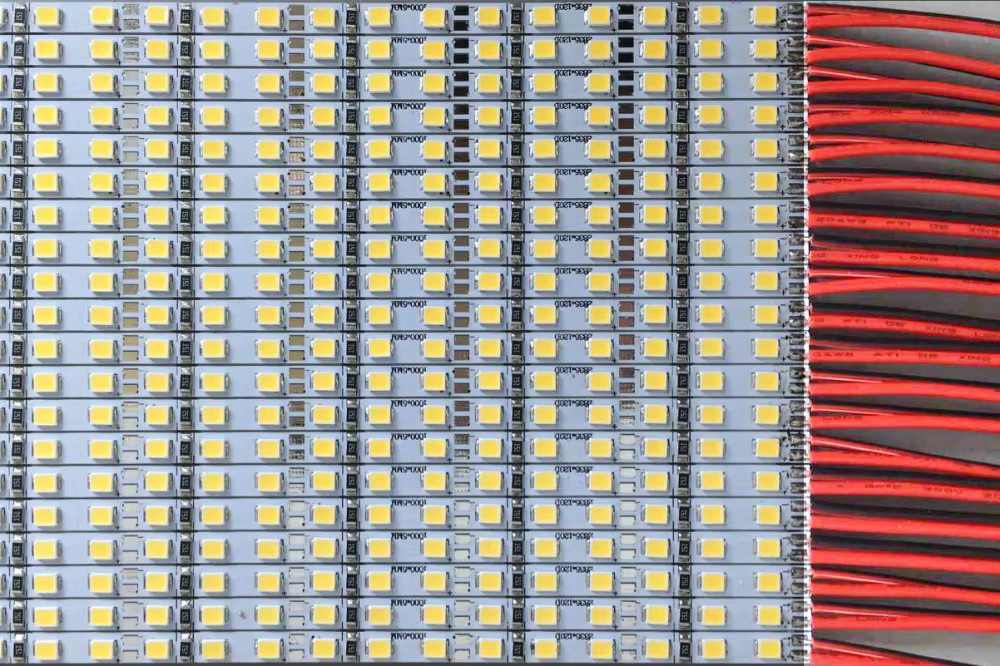 10er Set JOYPJLIT Starre SMD 2835 LED-Lichtleisten in Warmweiß, Kaltweiß oder Neutralweiß, 4mm Breite, erhältlich in den Längen 20 cm, 30 cm, 40 cm und 50 cm, passend für 5V, 12V oder 24V - Bild 2