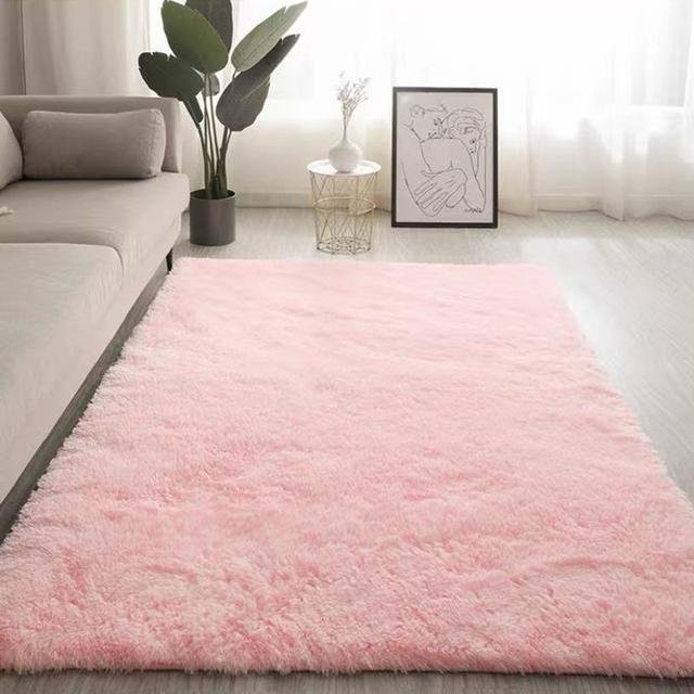 Hellgrauer Plüschteppich aus weichem Samt mit Anti-Rutsch-Funktion für Wohnzimmer und Schlafzimmer, B/T: 60 x 40 cm - Bild 1