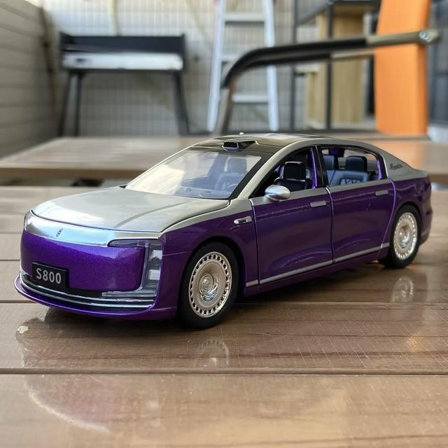 Maextro S800 Luxusauto, Modellauto, 1:32, mit Licht und Ton, ab 14 Jahren - Bild 1