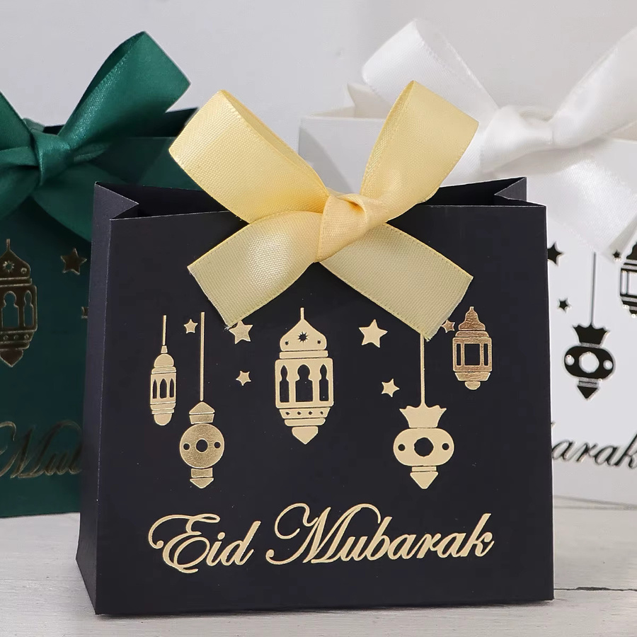Fünfteiliges Eid-Geschenkset aus Papier in Gold und Weiß mit Laternenmustern und eleganten Bändern für Süßigkeiten und Dekorationen - Bild 2