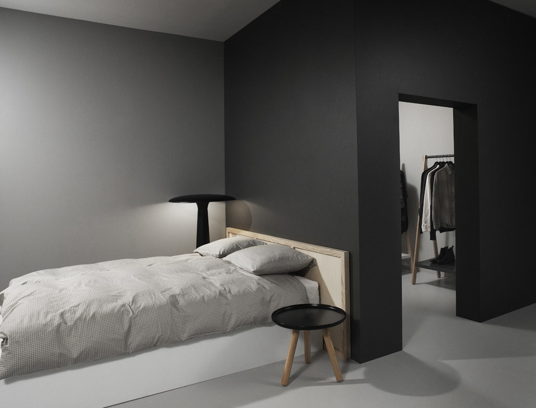 Normann Copenhagen Tablo klein Beistelltisch in Schwarz und Esche - Bild 2