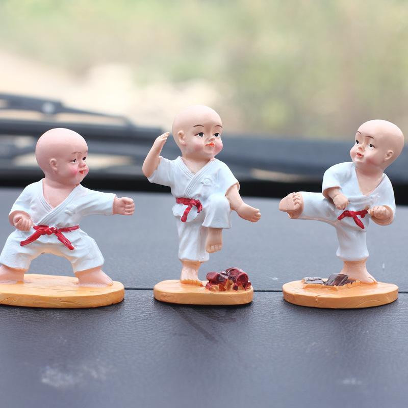 6er Set Shaolin Kung Fu kleiner Mönch als kreative Dekoration für Schreibtisch und Auto, Multicolor, aus Harz - Bild 3