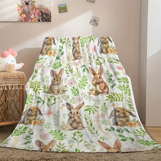 VIKAMA Überwurfdecke aus Flanell mit Hasenmotiv und Blumenprint in Multicolour, B/T: 90 x 60 cm - Bild 1