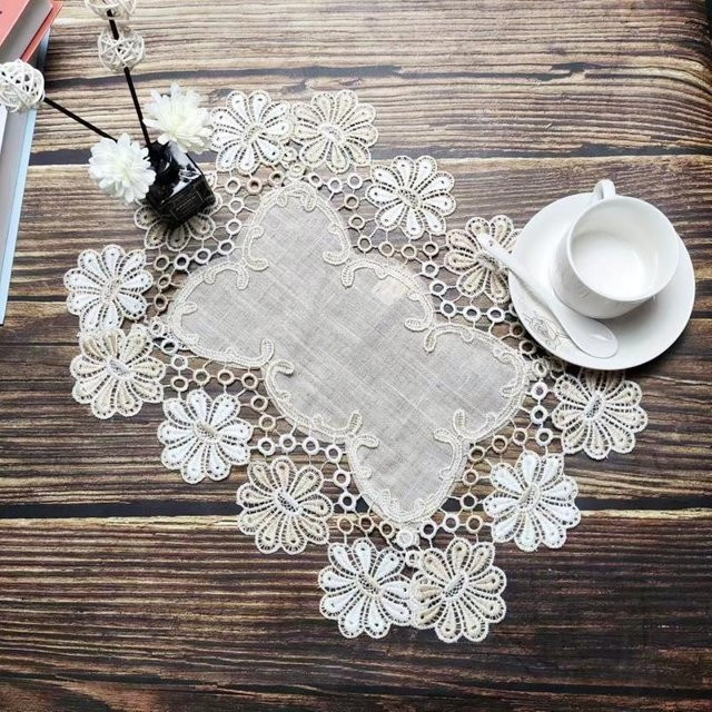 Yiran Furniture Rechteckiges Leinen Tischset im Patchwork-Design, Farbe: Grau/Beige, B/T: 43 x 30 cm - Bild 1