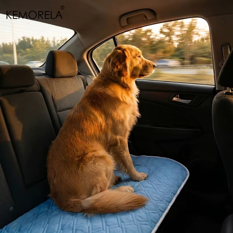 Kemorela Hundekühlmatte aus eisglänzendem Fasergewebe in Blau für Welpen und erwachsene Hunde - Bild 4
