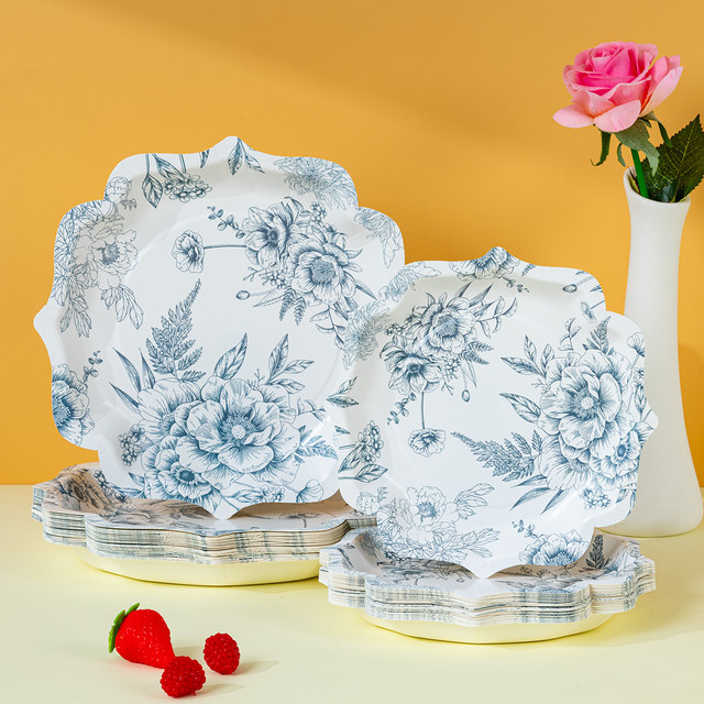 Einweg-Pappteller mit blauem Rosen- und Blumenmuster in Blau und Weiß, Durchmesser: 17,78 cm - Bild 1