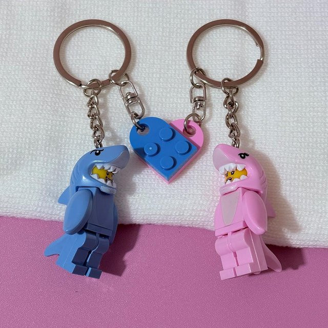 Schlüsselanhänger Haifisch Pärchen, Herzförmiger Baustein, Unisex - Bild 1