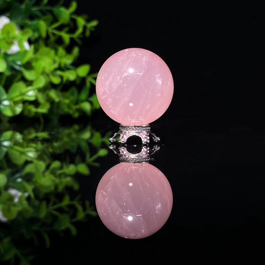 Natürliche Rosenquarz Kristallkugel in Rosa zur Reiki Chakra Heilung und Dekoration - Bild 2