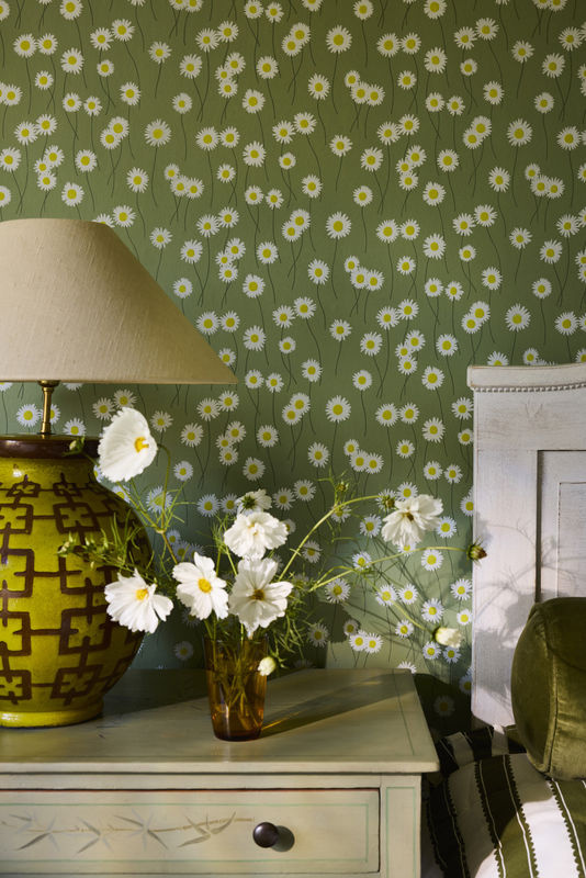 Little Greene Tapete Moon Daisies Garden in Gelb und Grün mit floralem Botanik-Design - Bild 2