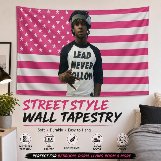 JMG Household Supplies Wandteppich Chief K-Keef Hip Hop Stil in Rosa mit Amerikanischer Flagge, Urbaner Rapper Ästhetik Wandposter für Schlafzimmer und Wohnheim, Breite: 150 cm, Höhe: 200 cm - Bild 1