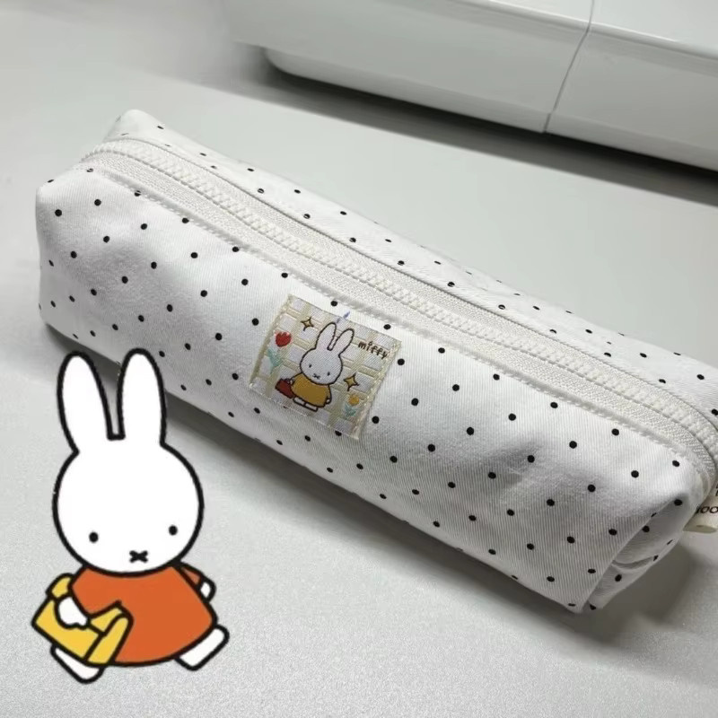 Miffy Federmäppchen mit Cartoon-Druck in Weiß für Damen und Herren - Bild 2