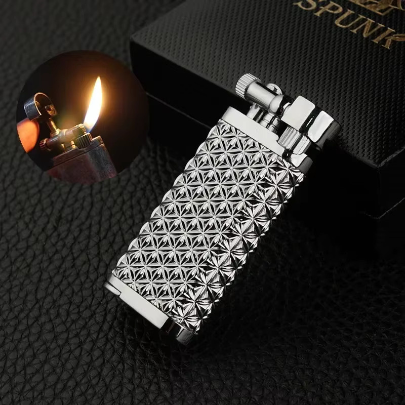 High-End Metall-Feuerzeug mit geneigter Flamme und Butan-Gas in Gold - Bild 1