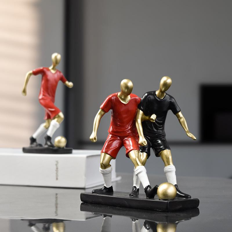 Fußballspieler-Figur aus Harz als modernes Deko-Ornament für dein Home-Office in Gold, Rot, Schwarz und Gold - Bild 5