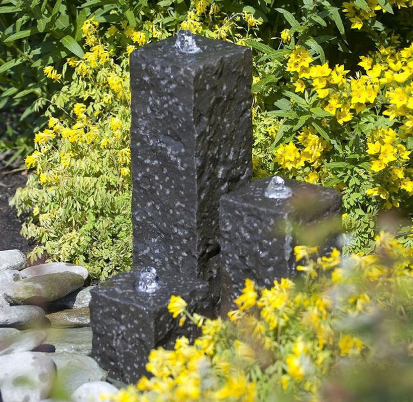 Ubbink Acqua Arte Taranto Springbrunnen Set aus 3 Granitsäulen in Anthrazit, H x B x T: 45 x 12 x 12 cm, 30 x 12 x 12 cm, 15 x 12 x 12 cm - Bild 2