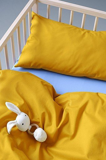 Jotex ZACK MINI Bettbezug-Set für Babys aus Bio-Baumwolle, Gelb mit Tiermotiv - Bild 1