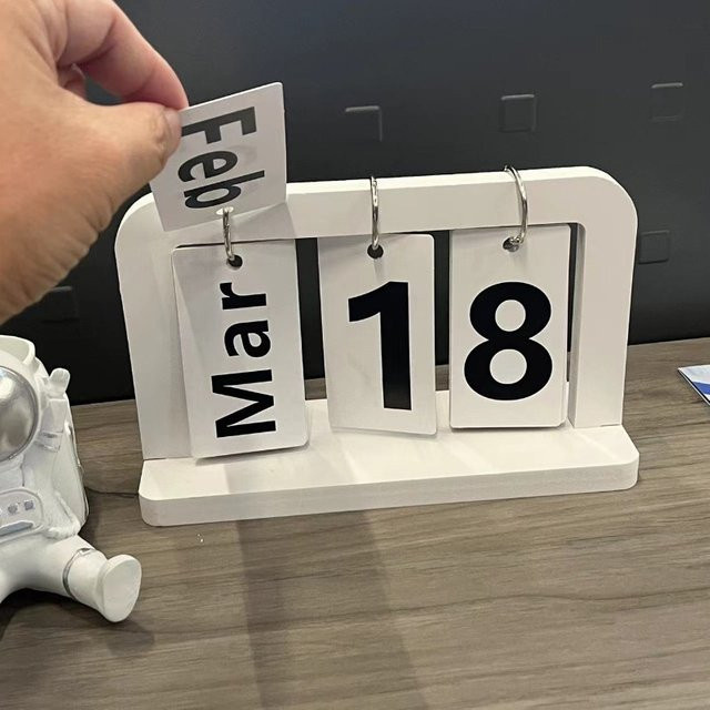 Moderner minimalistischer Blätterkalender als eleganter Schreibtisch-Organizer in Weiß für Zuhause und Büro - Bild 1