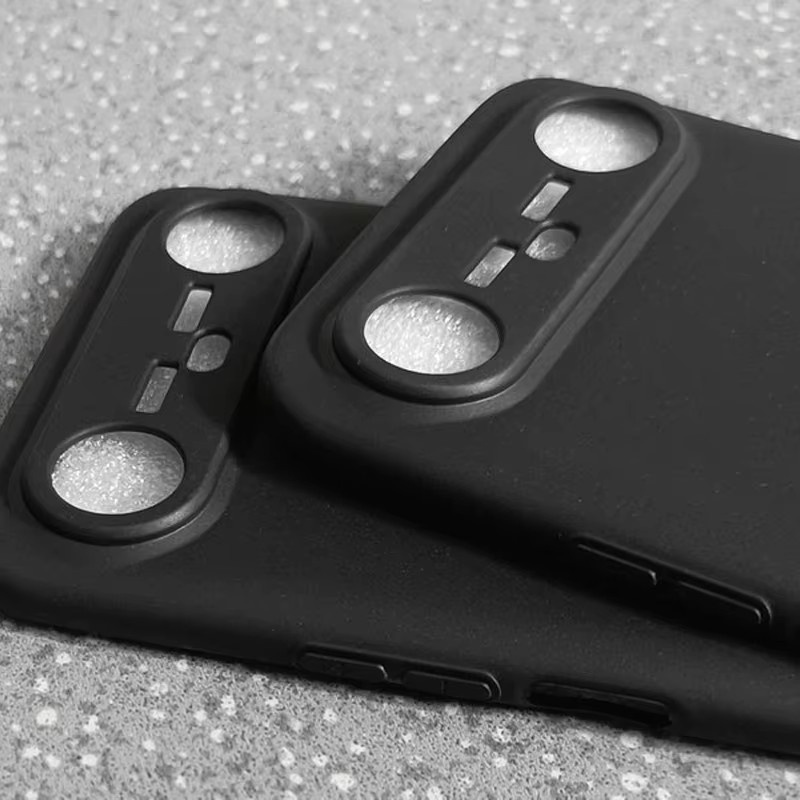 Tecno Spark Slim 4G Silikon Hülle in Schwarz Matt mit TPU Soft Slim Design - Bild 2