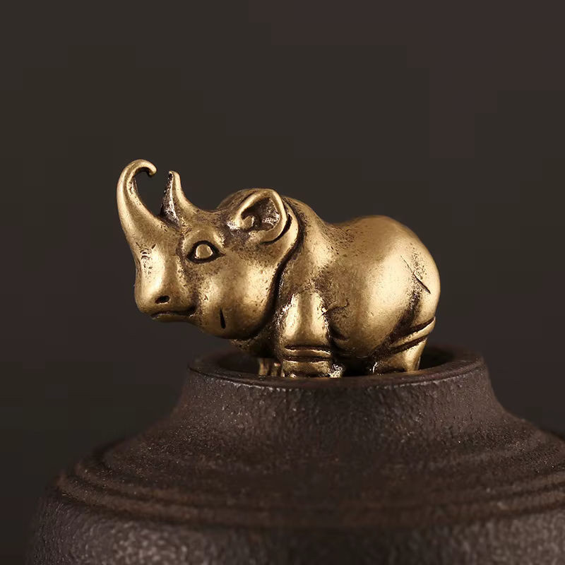 Vintage Löwen-Skulptur aus Bronze und Kupfer in Gold für die Desktop-Dekoration - Bild 1