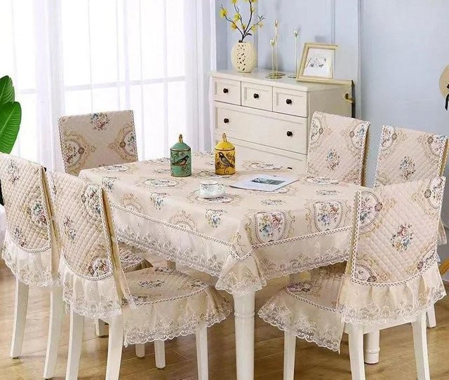 Moderner Universal-Stuhlbezug mit europäischem Spitzensaum und Kissenset in Beige, B/H: 110 x 160 cm - Bild 1