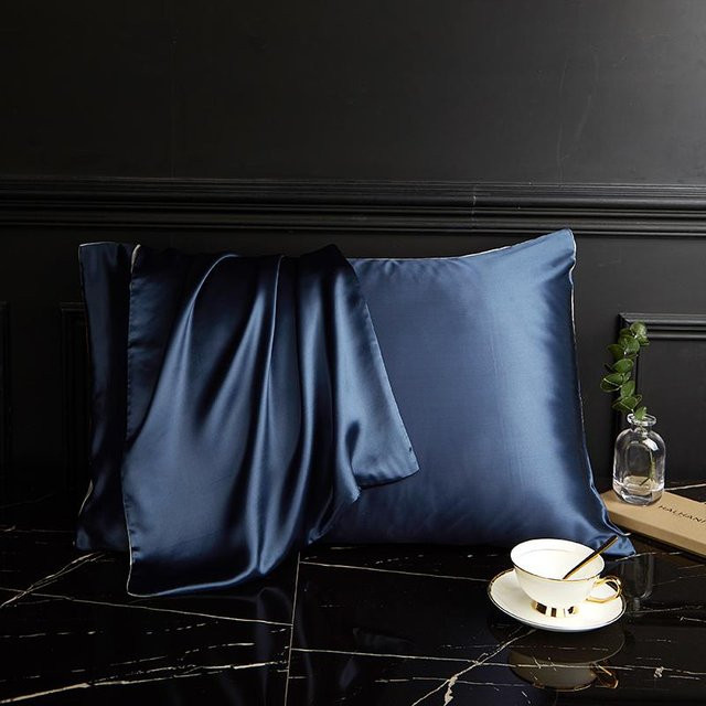 Yiran Furniture Kissenbezug aus 100 % Maulbeerseide und Lyocell, Dunkelblau, B/L: 48 x 74 cm - Bild 1