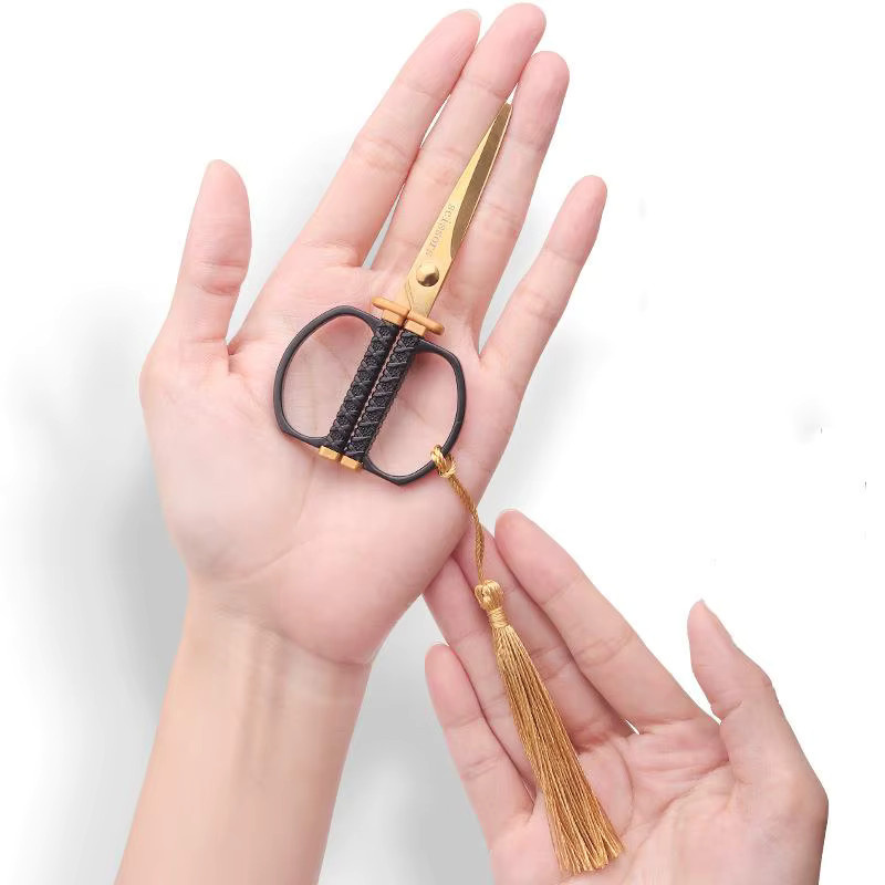 Edelstahl Retro Schneider Schere in Gold für Handwerk und Stoffe - Bild 2