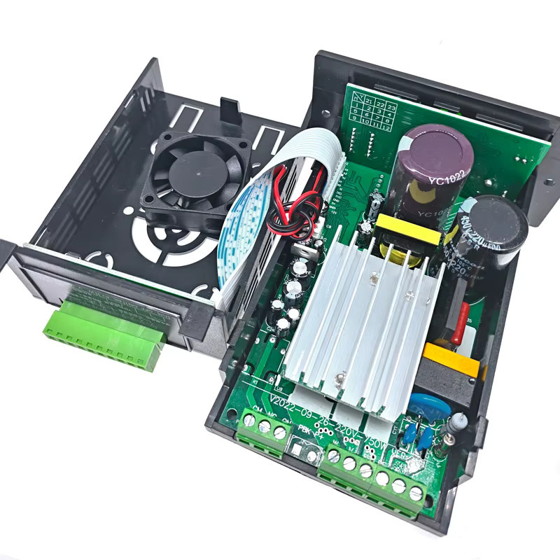 CNMAWAY Frequenzumrichter Wechselrichter mit RS485, 1,5 kW, einphasiger Eingang 220 V und 3-Phasen-Ausgang, Schwarz - Bild 3