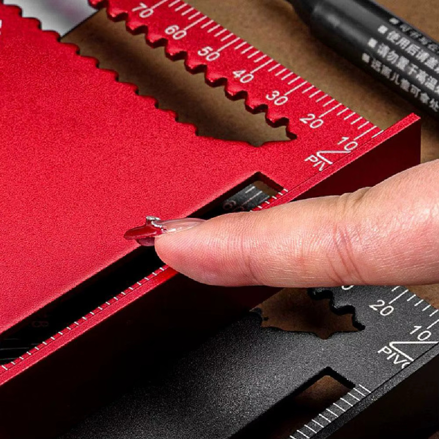Hochpräzises Dreieckslineal aus Aluminiumlegierung in Rot mit metrischer und imperialer Doppelskala für die Holzbearbeitung und Layoutmessung - Bild 3