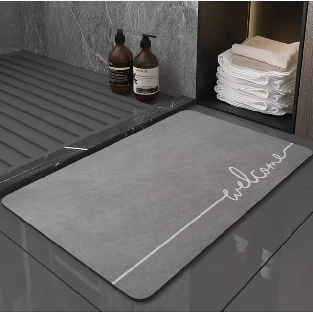 Saugfähige und rutschfeste Badezimmermatte von Yiran Furniture in Grau, schnelltrocknend, B/H: 60 x 40 cm - Bild 1