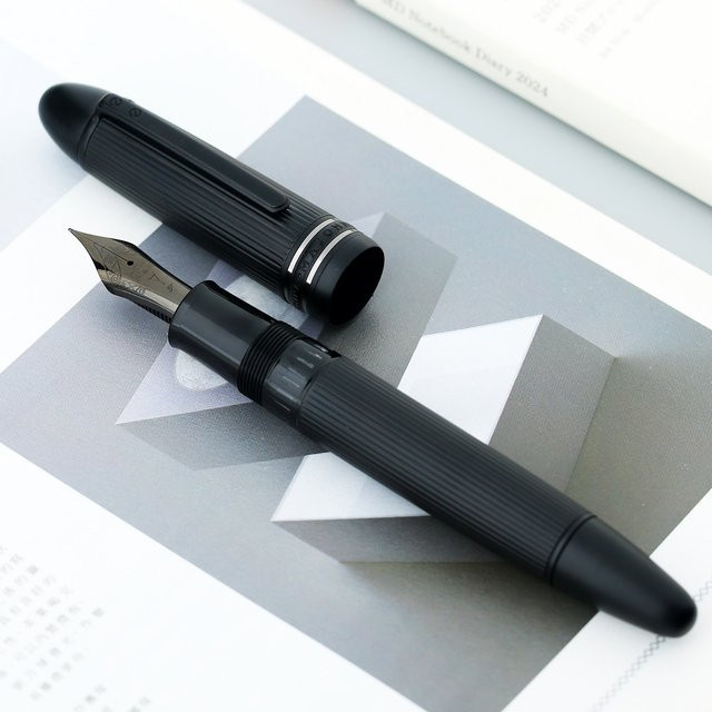 MAJOHN P141 Kolbenfederhalter Nr. 8 Business-Luxus Schreibstift aus Messing mit zweifarbig vergoldeter Feder in Gold, Silber und Schwarz - Bild 1