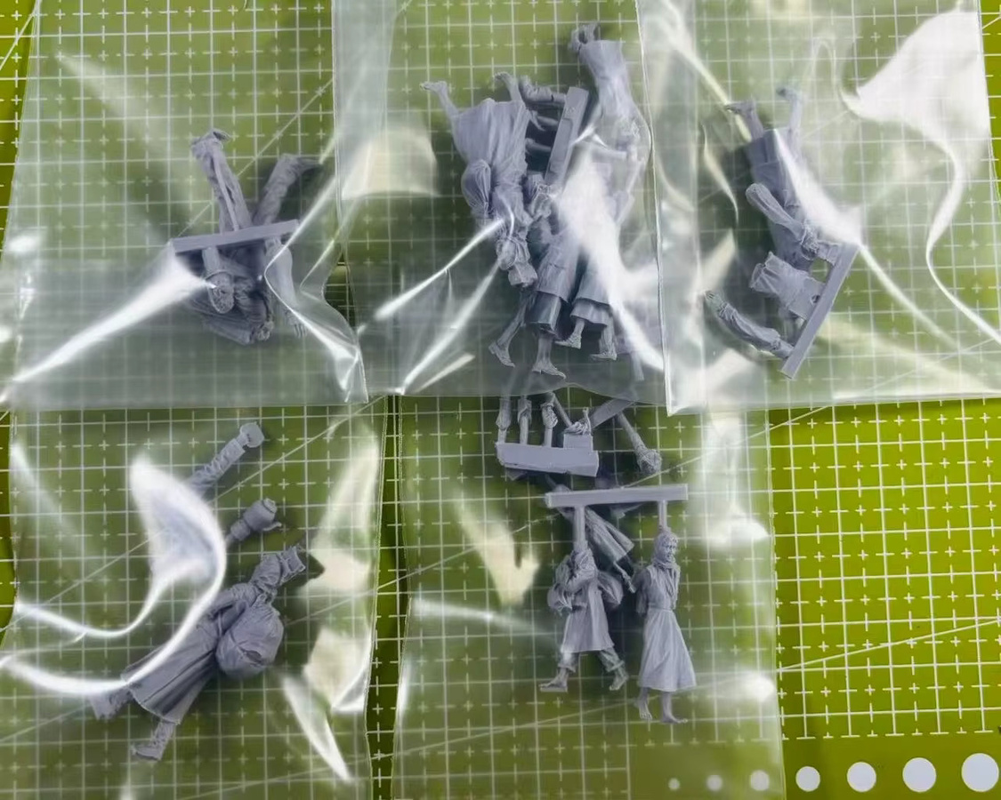 EVANOVM Wandering Civilian, Modellbausatz, Gussharz, 1:35, 10-Personen-Set - Bild 1