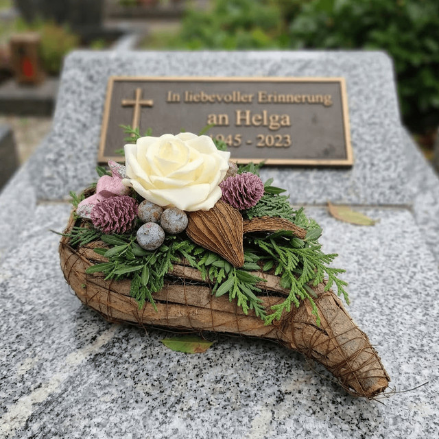 Tropfen Tilda Tischdekoration in Weiß mit floralem Design - Bild 1