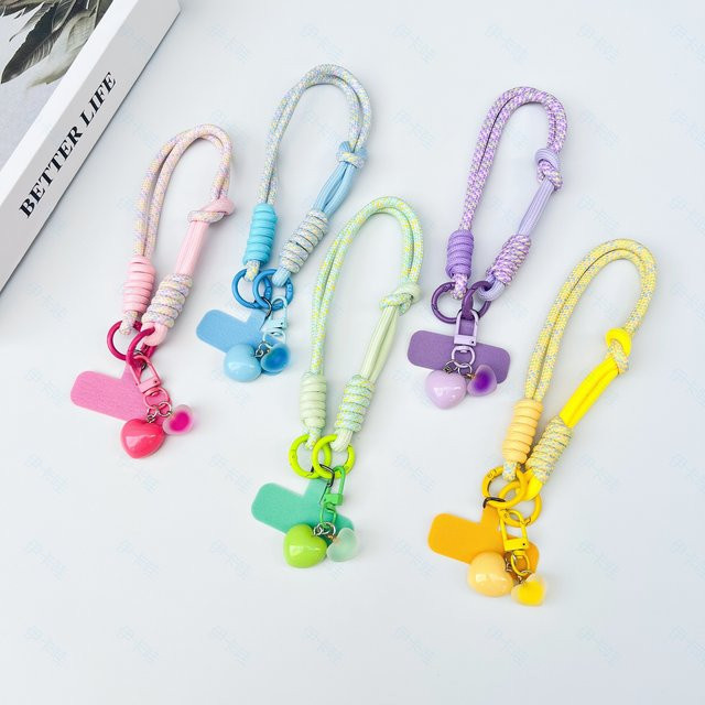 ZHANZHI Handgewebtes Handy-Lanyard mit herzförmigem Anhänger in Grün, personalisiertes Unisex Handgelenk-Kurzseil als Telefon-Charm - Bild 1