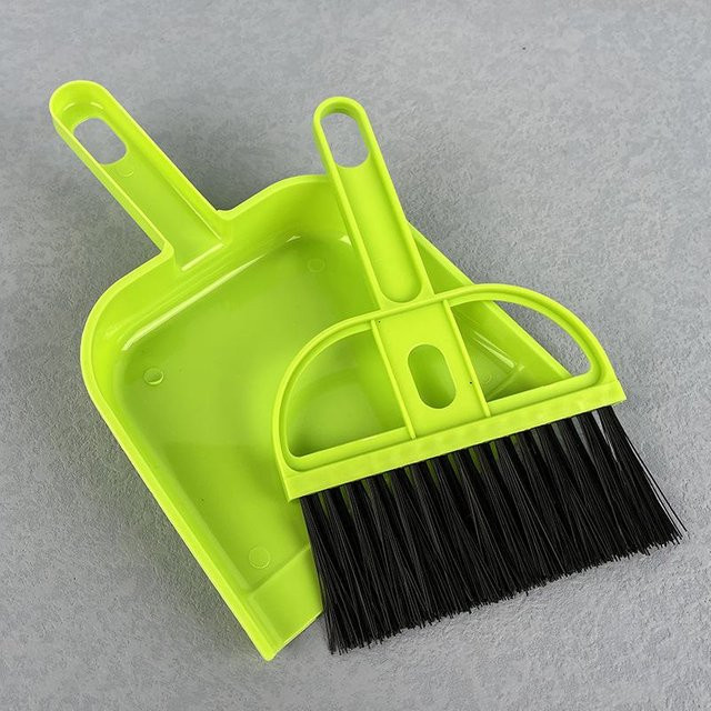 Mini-Kehrschaufel- und Besen-Set von JMG Household Supplies in Grün aus Kunststoff für die Reinigung von Käfigen von Meerschweinchen, Katzen, Igeln, Hamstern, Chinchillas, Kaninchen und Reptilien - Bild 1