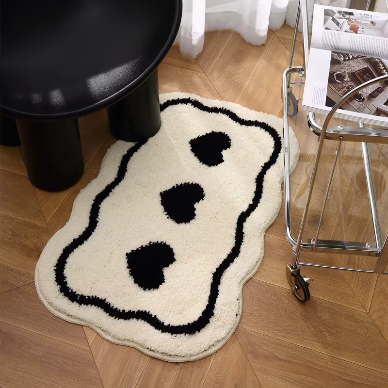 VIKAMA Herzförmiger Teppich in Schwarz-Weiß, weicher Plüsch-Bodenmatte für Schlafzimmer und Dekoration - Bild 1