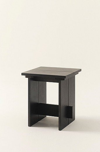 Jotex TOTTORI Hocker aus Kiefernholz in Schwarz, minimalistisches Design, B/T/H: 45 x 40 x 45 cm - Bild 1