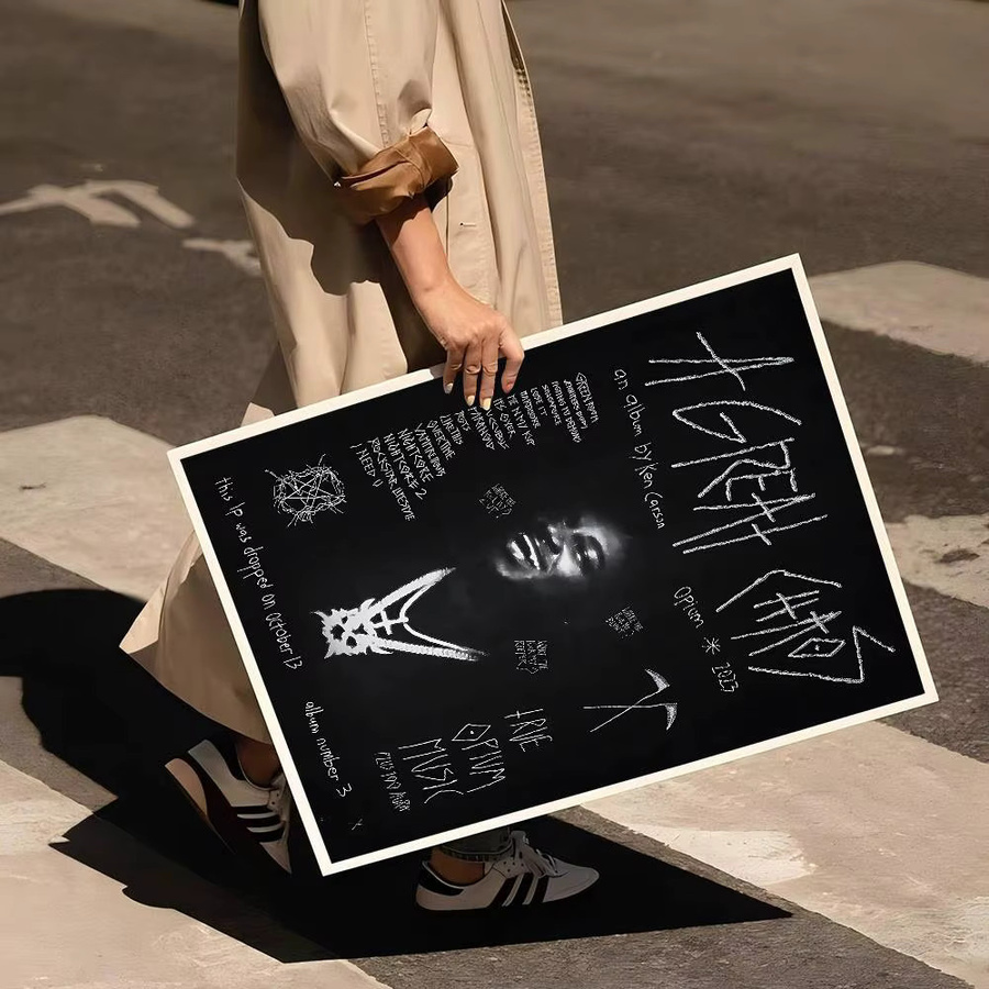 Selbstklebendes Kunstposter Ken Carson Rapper Portrait auf weißem Kraftpapier von Potdemiel - Bild 4