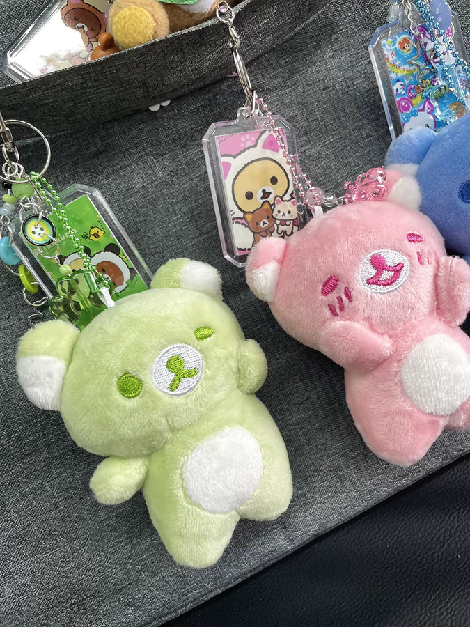 Bandai Rilakkuma Taiyaki Vierblättriger Glücksklee-Anhänger, Plüschpuppen-Taschenanhänger, Bunt / Mehrfarbig - Bild 2