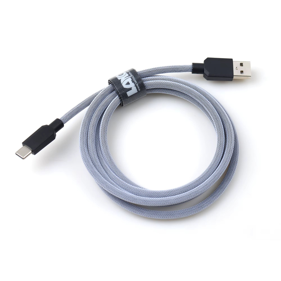 LANO USB-A auf USB-C Kabel mit doppelter Ummantelung für mechanische Gaming-Tastaturen in Weiß und Dunkelblau - Bild 1