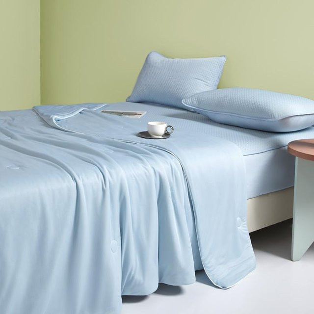 Sommer Steppdecke mit floralem Design aus Baumwolle und Polyester, Blau, B/T: 105 x 150 cm - Bild 1
