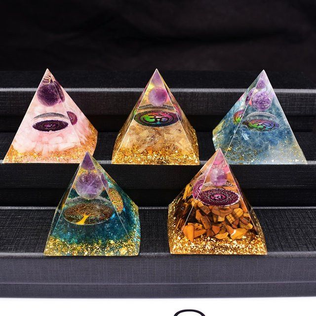 RYCRYSTAL Amethyst Kristall Pyramide als geometrisches Chakra-Heilungswerkzeug und Dekoration für dein Zuhause - Bild 1
