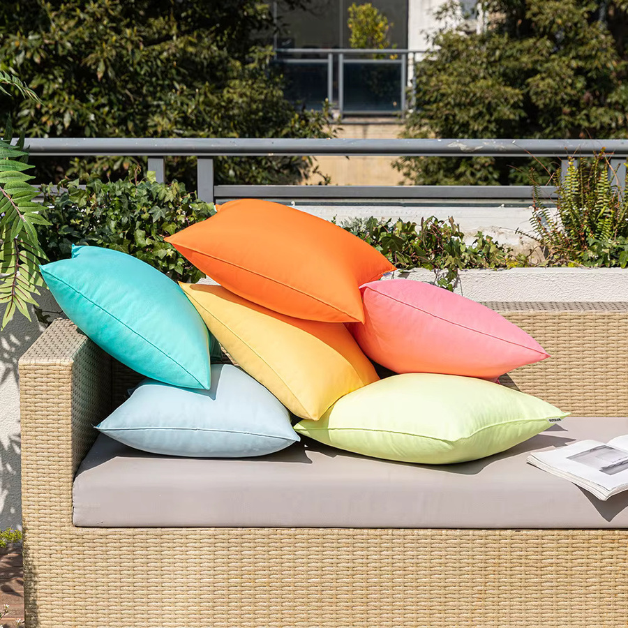 Wasserdichte Outdoor-Kissenbezüge von inyahome in Bonbonfarben für Gartenmöbel - Bild 2