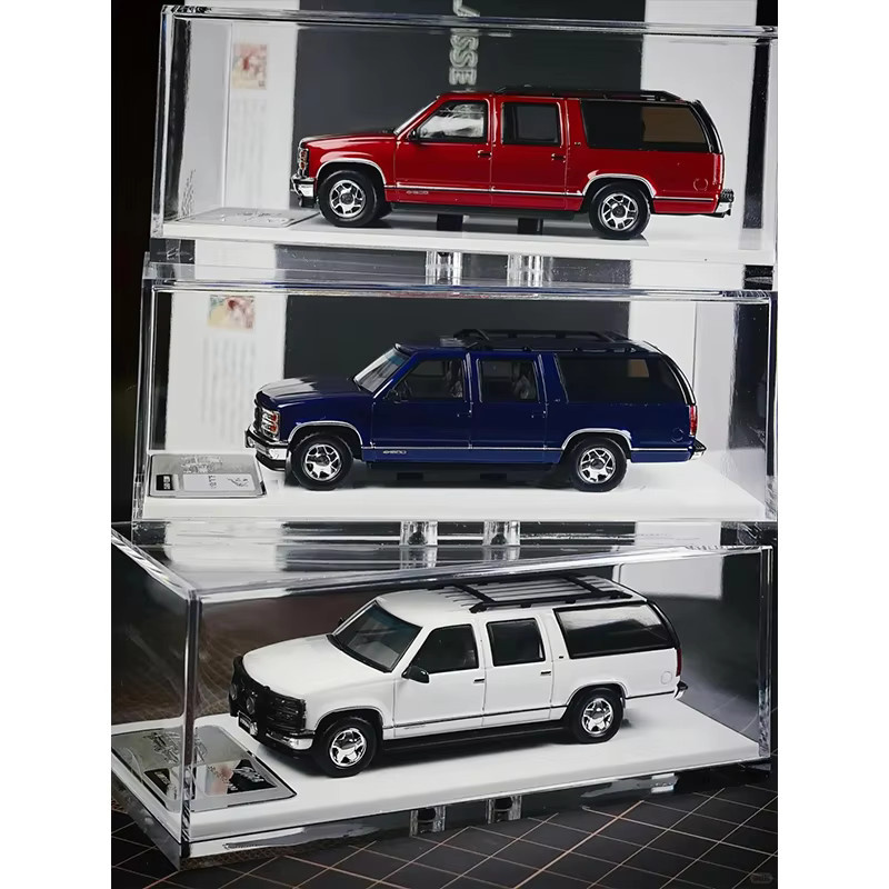 Bburago Bliss GMC-Suburban GMT400-Chevrolet 2026 HEC TMCS Simulationsmodell, 1:64, Metall, Blau - Bild 3