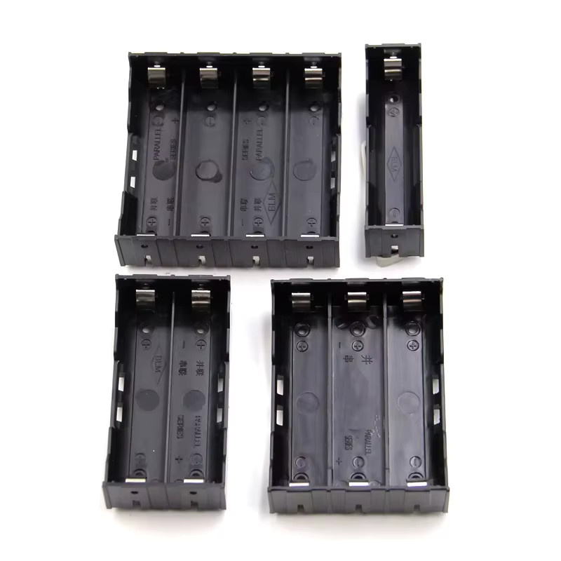 Schwarzes 18650 Batteriegehäuse aus Kunststoff mit 1/2/3/4 Steckplätzen für 3,7V-4,2V DIY Batterie-Aufbewahrungsbox mit festen Pins - Bild 4
