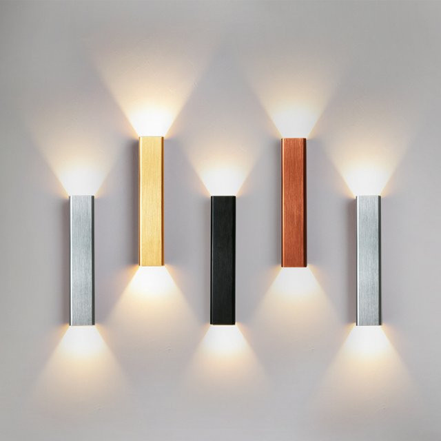 Moderne LED Wandleuchte Feiyunlux aus Aluminium für Wohnzimmer Schlafzimmer und Flur in Silber oder Gold/Messing - Bild 1
