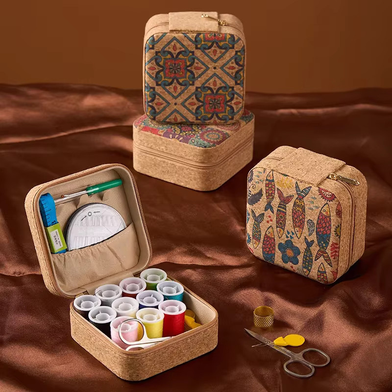 Tragbares Reise-Nähset mit Zubehör in Multicolour aus Kunststoff - Bild 2