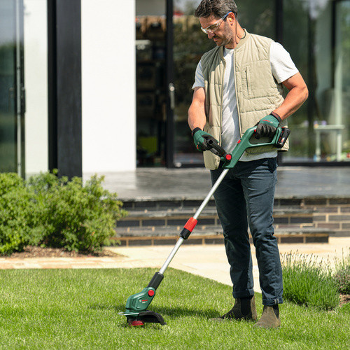 Bosch UniversalGrassCut 18V-23-450 Akku-Rasentrimmer in Grün/Schwarz mit Teleskopstange und Nylonfaden - Bild 3