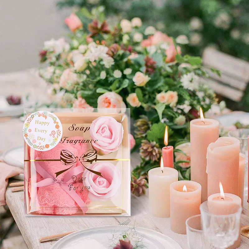 ZQNYCY Geschenkset mit Handtuch Bär, Seife und Blumen in Rot - Bild 2